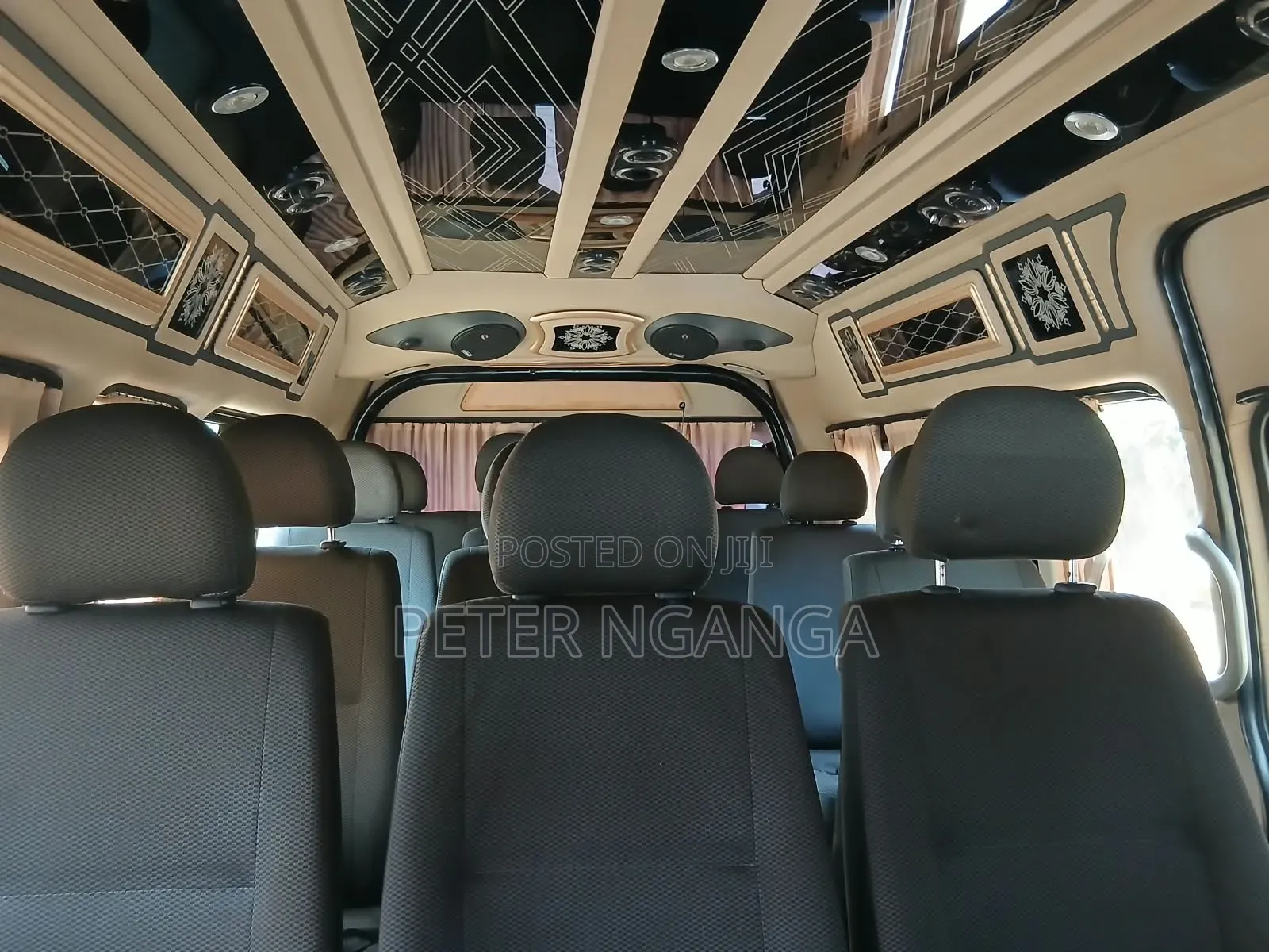 Toyota HiAce 2018 White