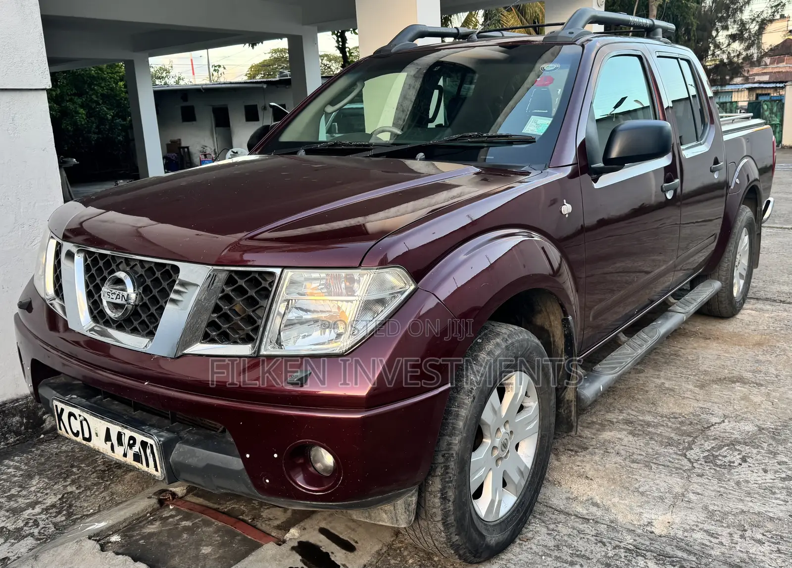 Nissan Navara 3.0 Automatic 2011 Burgundy