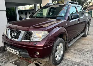 Nissan Navara 3.0 Automatic 2011 Burgundy