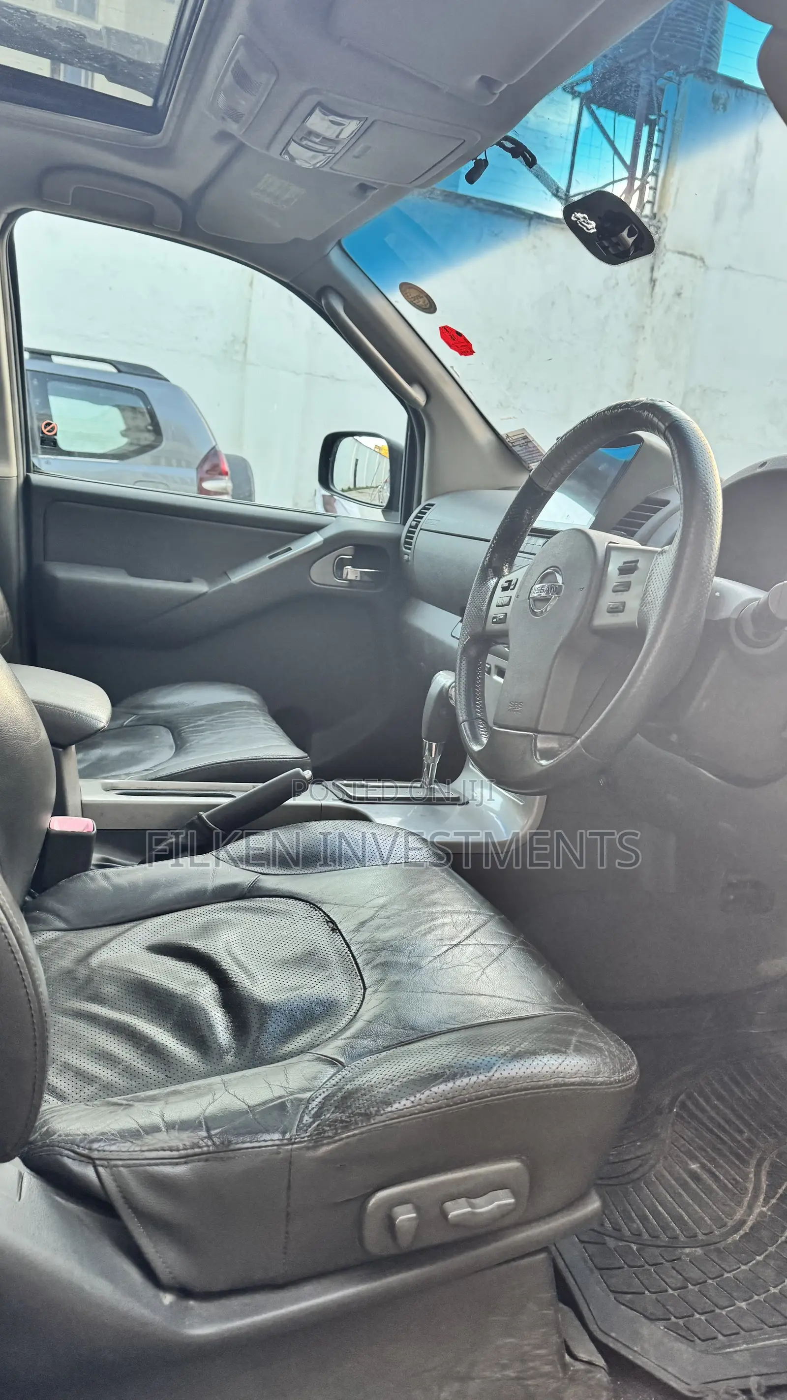 Nissan Navara 3.0 Automatic 2011 Burgundy