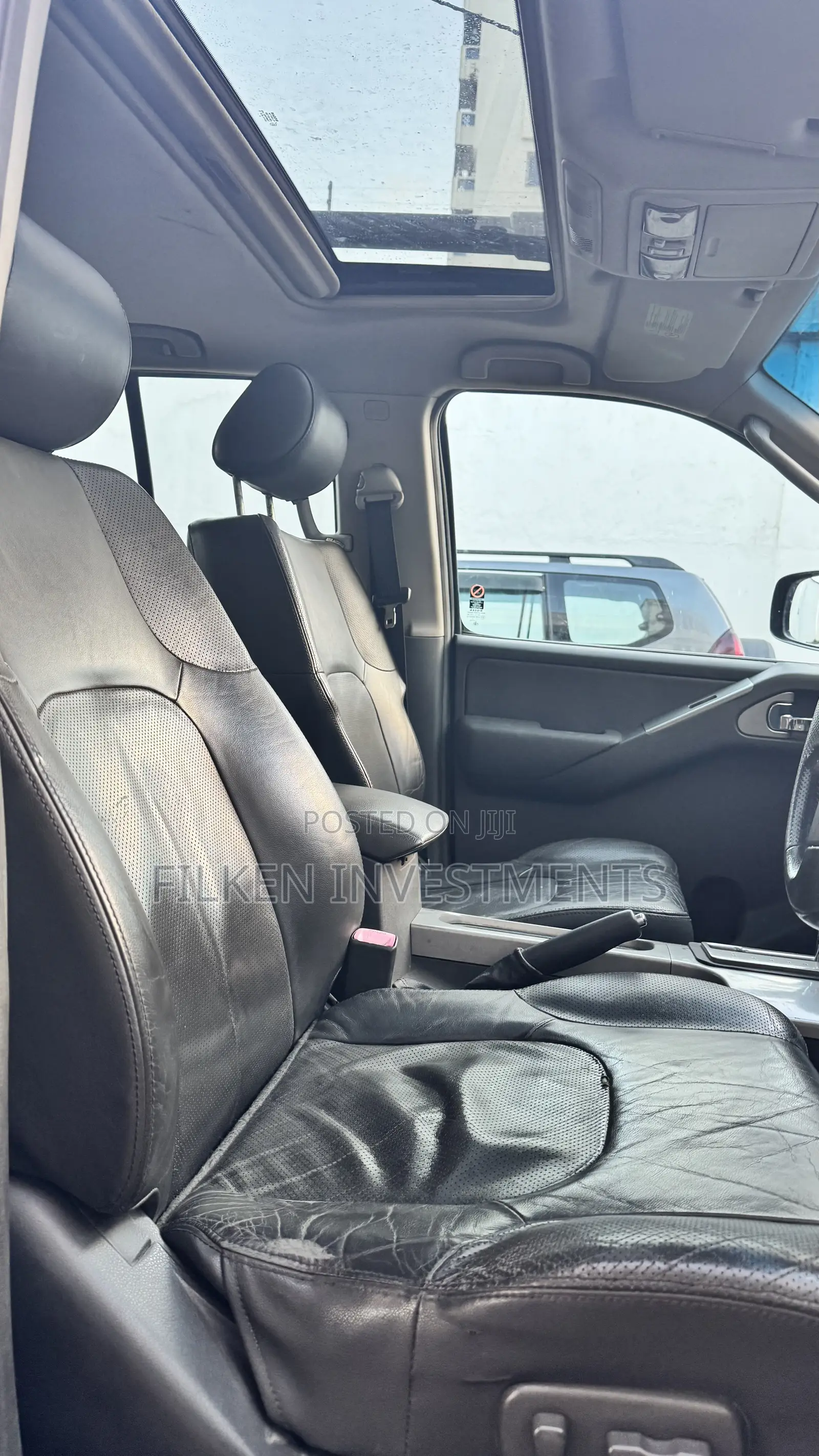 Nissan Navara 3.0 Automatic 2011 Burgundy
