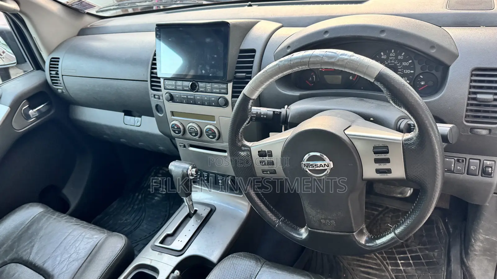 Nissan Navara 3.0 Automatic 2011 Burgundy