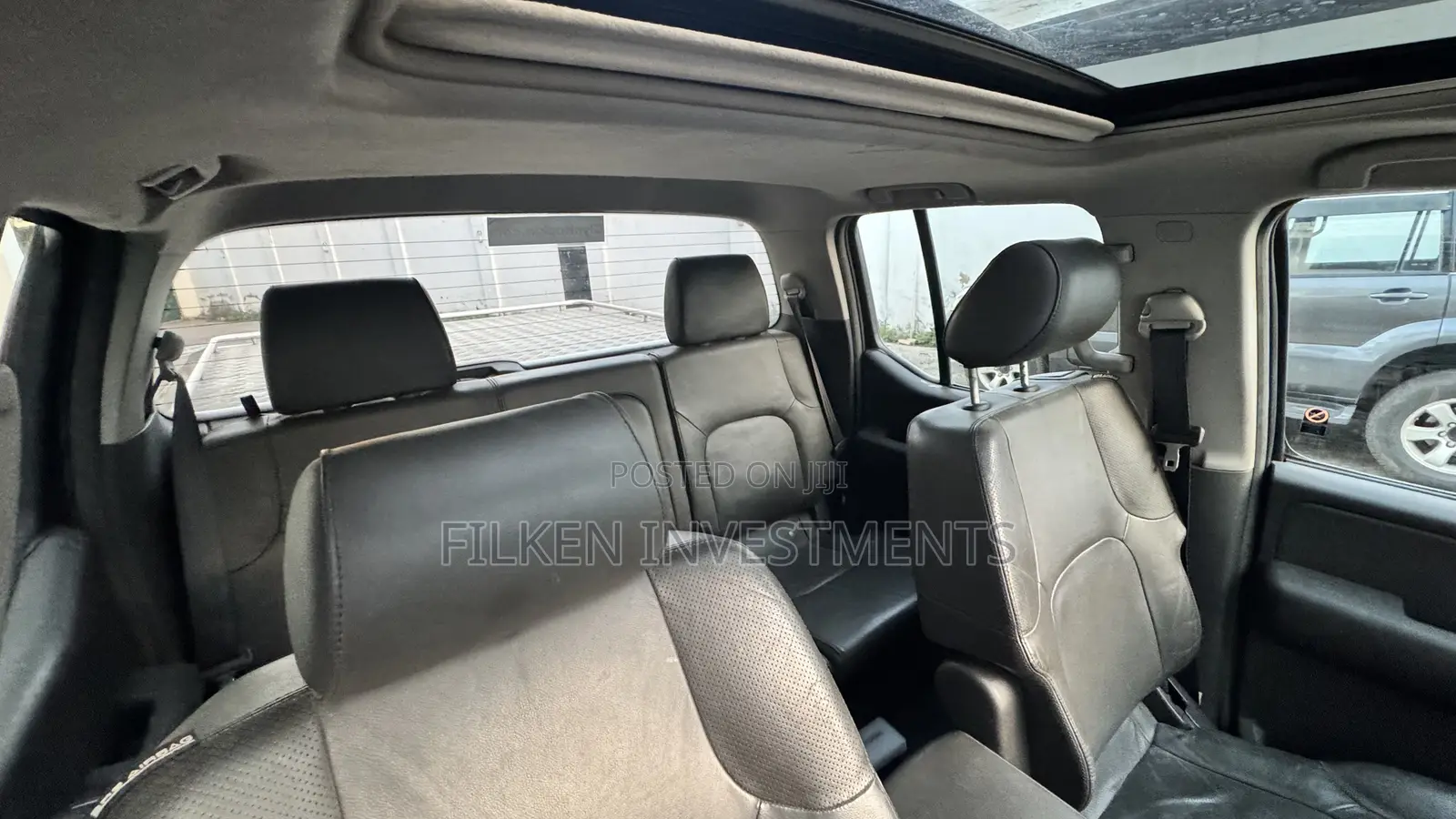 Nissan Navara 3.0 Automatic 2011 Burgundy