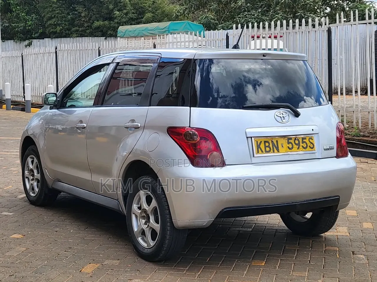 Toyota IST 2004 Silver