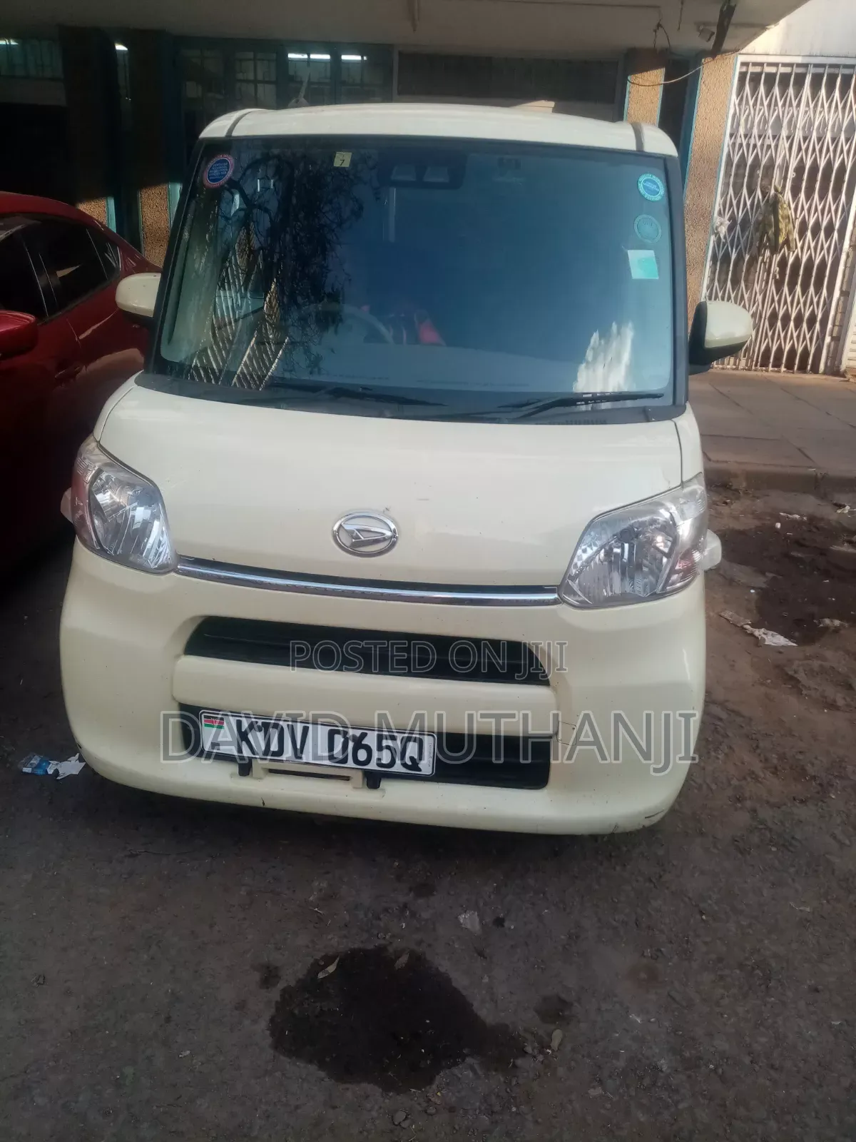 Daihatsu Xenia 2019 Yellow