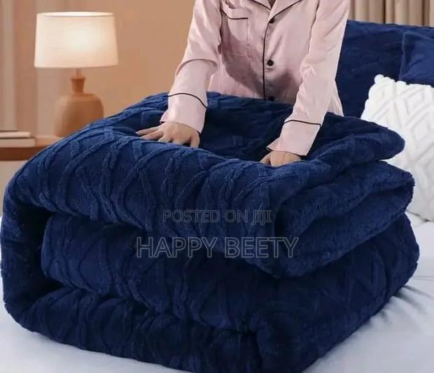Warm Single Sherpa Blankets Are Available Sizes 6by6 - thumbnail 3