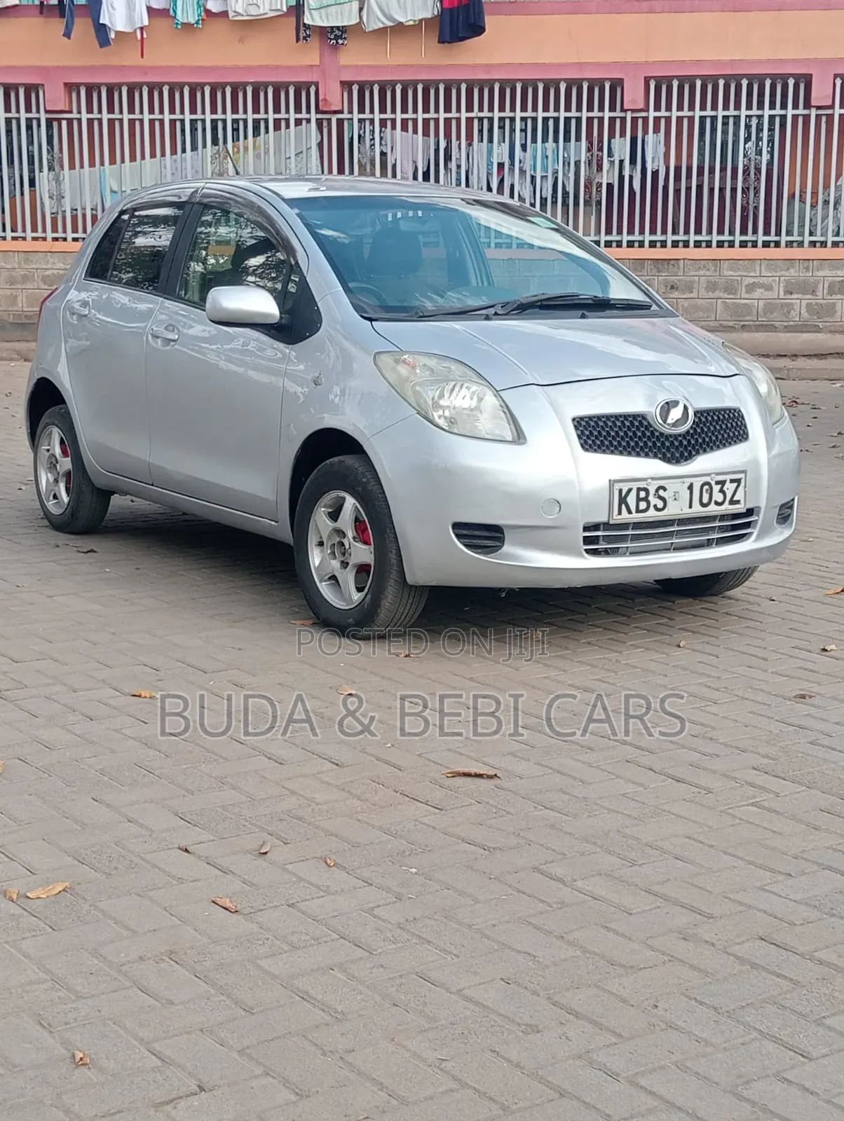 Toyota Vitz 2005 Silver