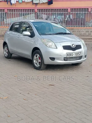 Toyota Vitz 2005 Silver
