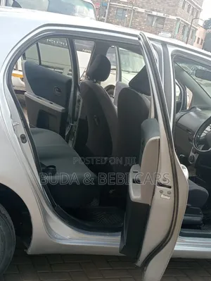 Toyota Vitz 2005 Silver