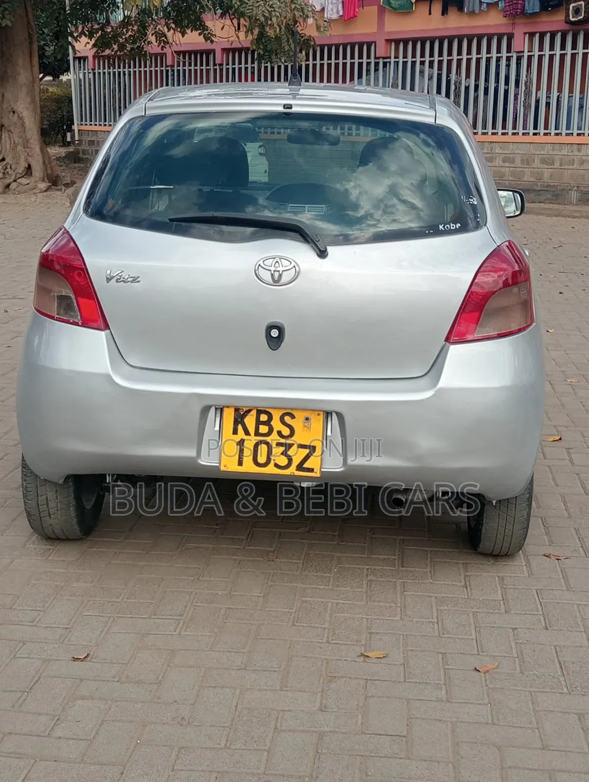 Toyota Vitz 2005 Silver