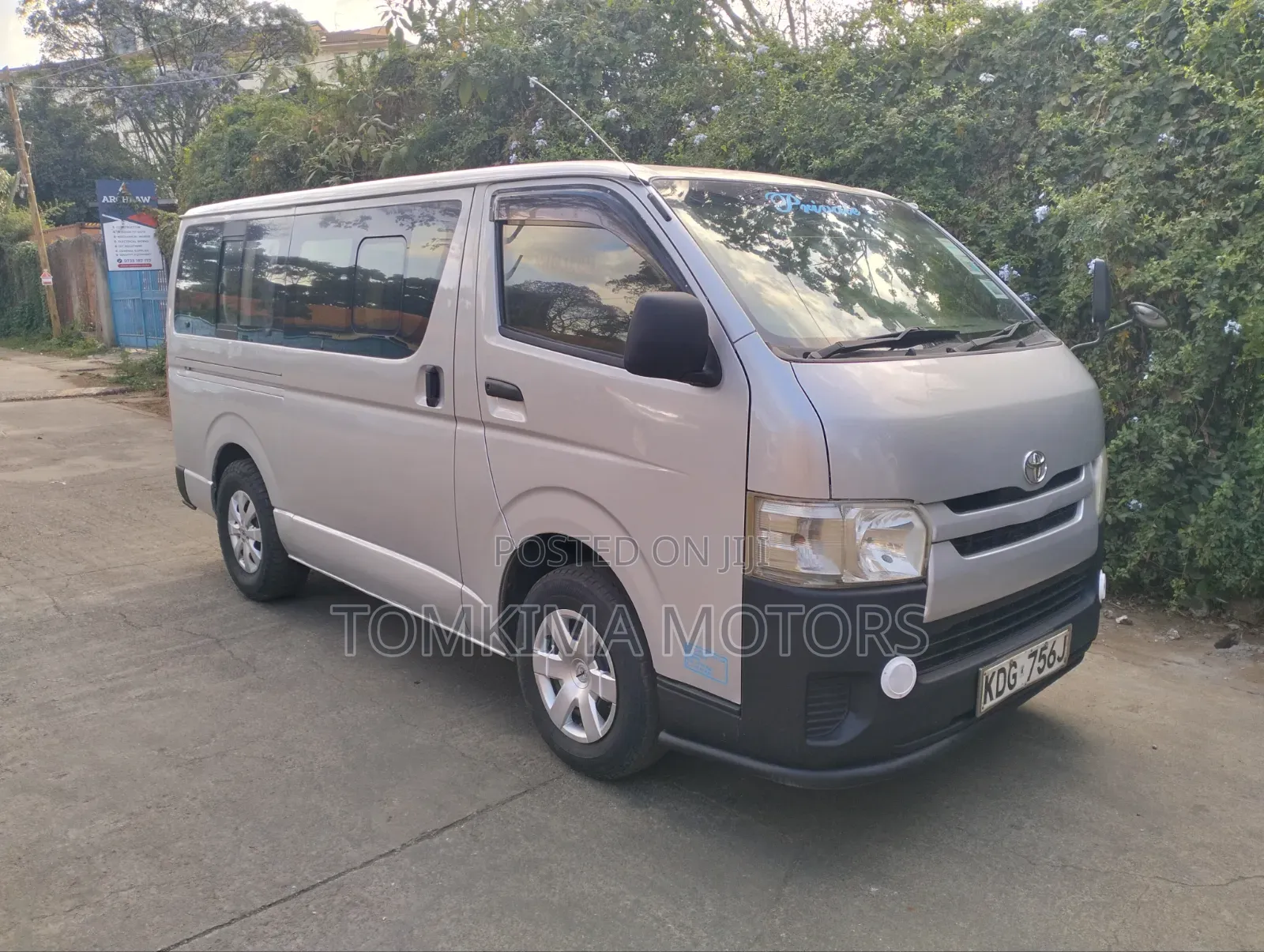 Toyota HiAce 2014 Silver
