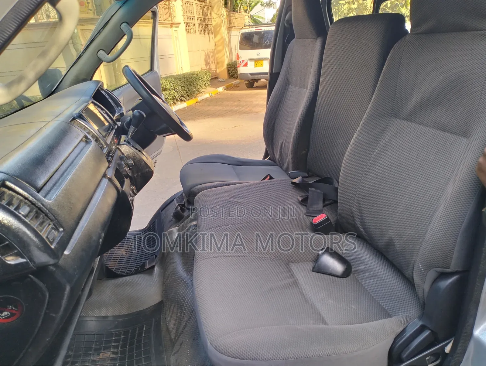 Toyota HiAce 2014 Silver