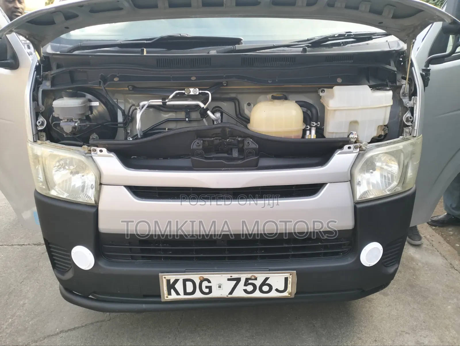 Toyota HiAce 2014 Silver