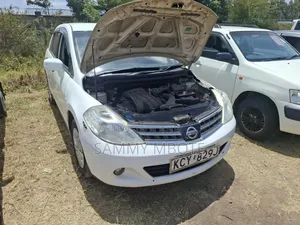 Nissan Tiida 1.5L 16V 2012 Pearl