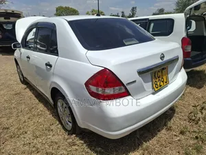 Nissan Tiida 1.5L 16V 2012 Pearl