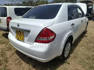 Nissan Tiida 1.5L 16V 2012 Pearl