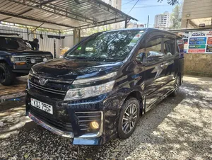 Toyota Voxy V 4WD 7-Seater 2015 Blue