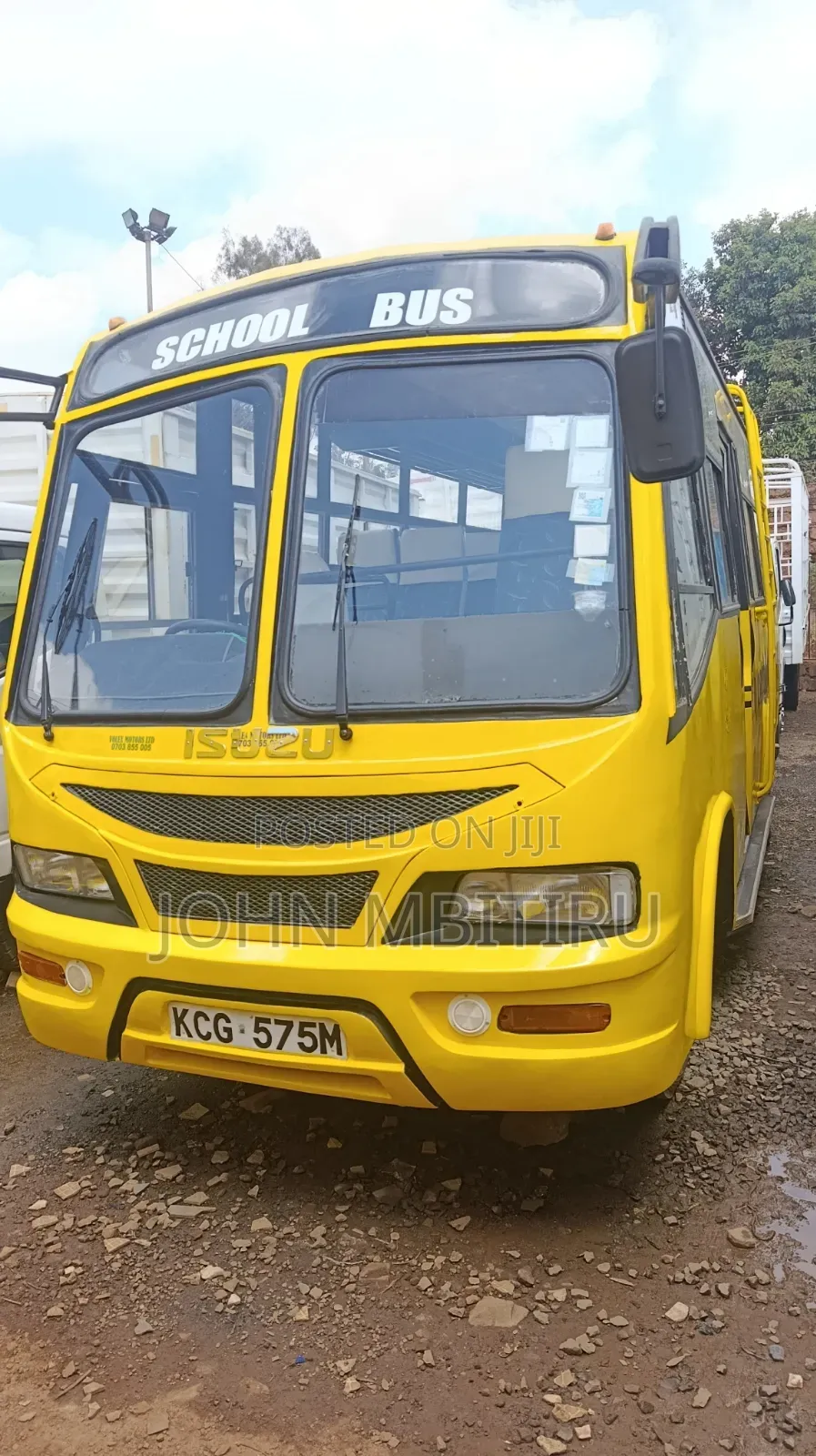 Isuzu NQR 2013 Yellow