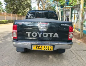 Toyota Hilux 2010 Black