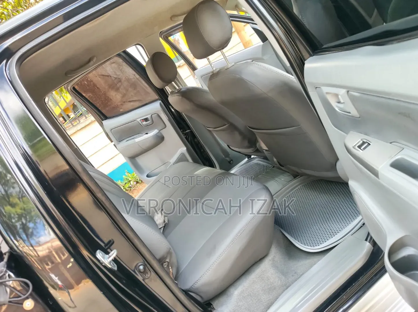 Toyota Hilux 2010 Black