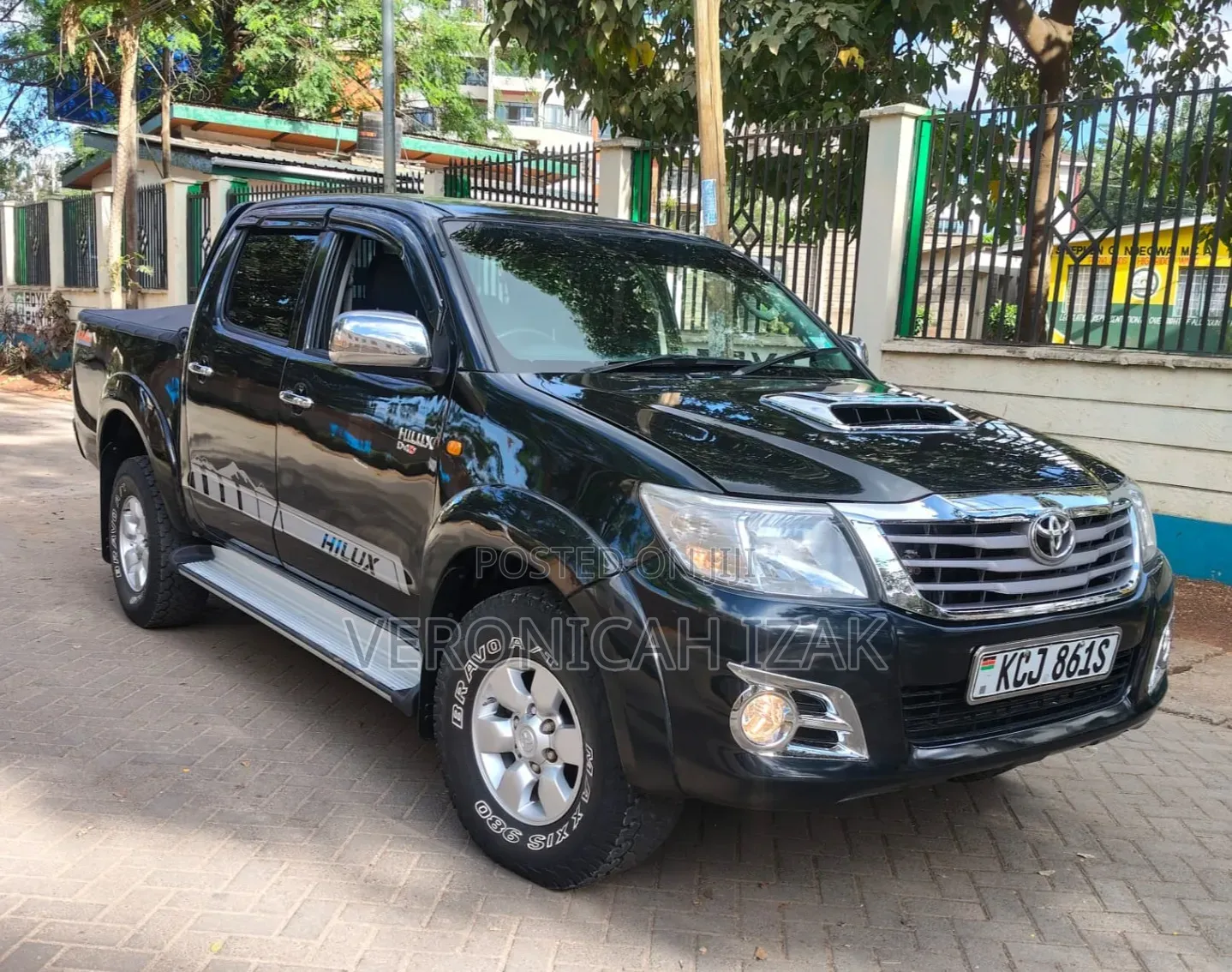 Toyota Hilux 2010 Black