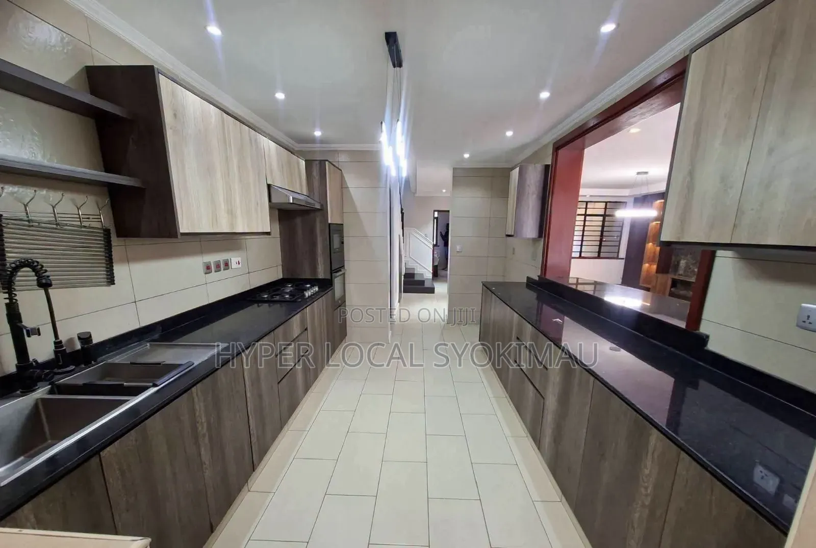 4bdrm Maisonette in Gateway Mall Area for rent