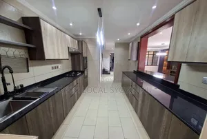 4bdrm Maisonette in Gateway Mall Area for rent
