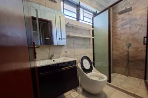 4bdrm Maisonette in Gateway Mall Area for rent