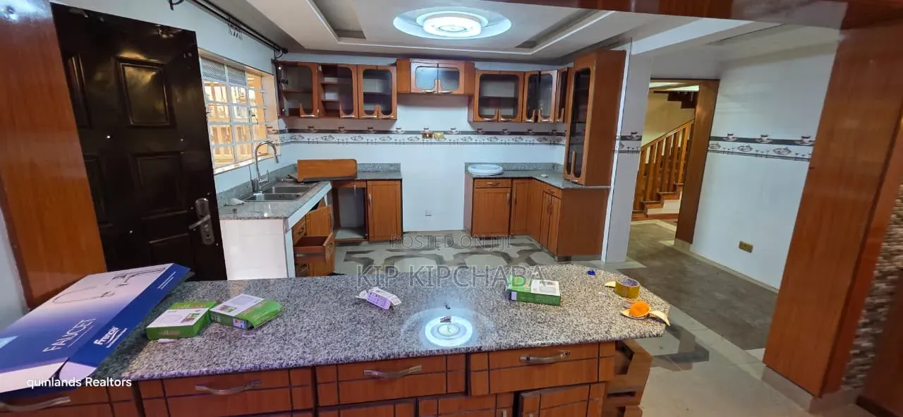 5bdrm Mansion in Elgonview for sale