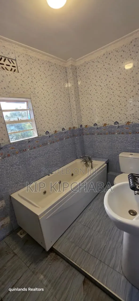 5bdrm Mansion in Elgonview for sale