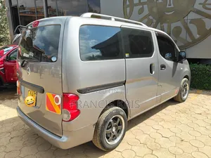 Nissan Vanette 2017 Brown