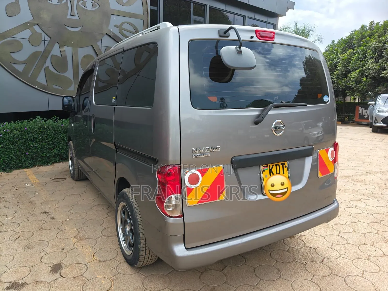 Nissan Vanette 2017 Brown