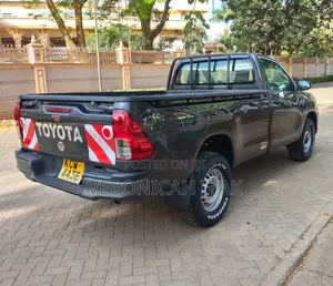 Toyota Hilux 2020 Gray