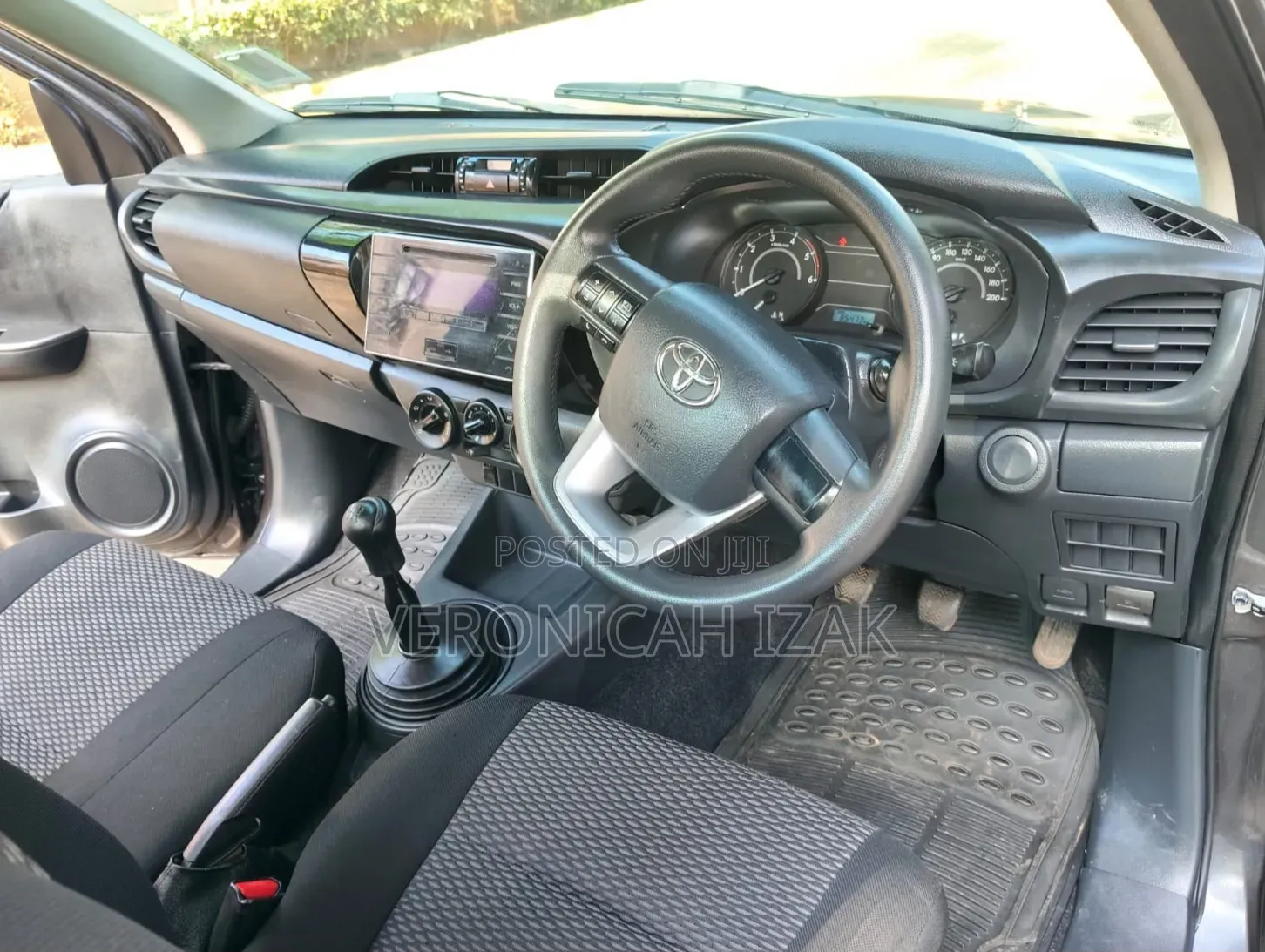 Toyota Hilux 2020 Gray