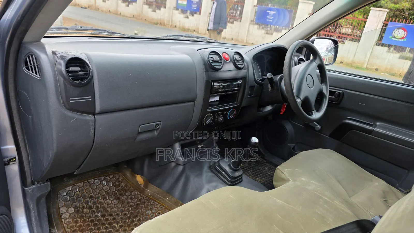 Isuzu D-MAX 2012 Teal