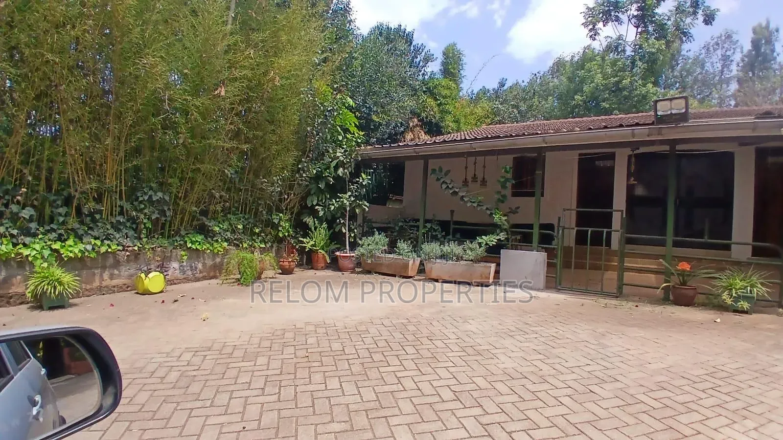 4bdrm Bungalow in Karen for rent