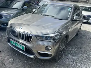 BMW X1 xDrive28i AWD 2018 Gray