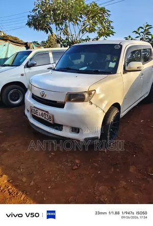 Toyota bB 2014 White