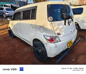Toyota bB 2014 White