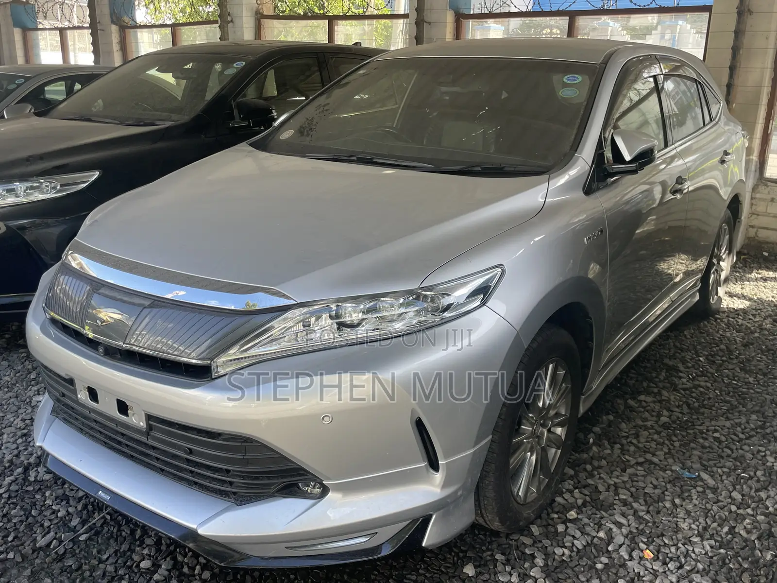 Toyota Harrier 2.5 Hybrid 4WD 2018 Silver