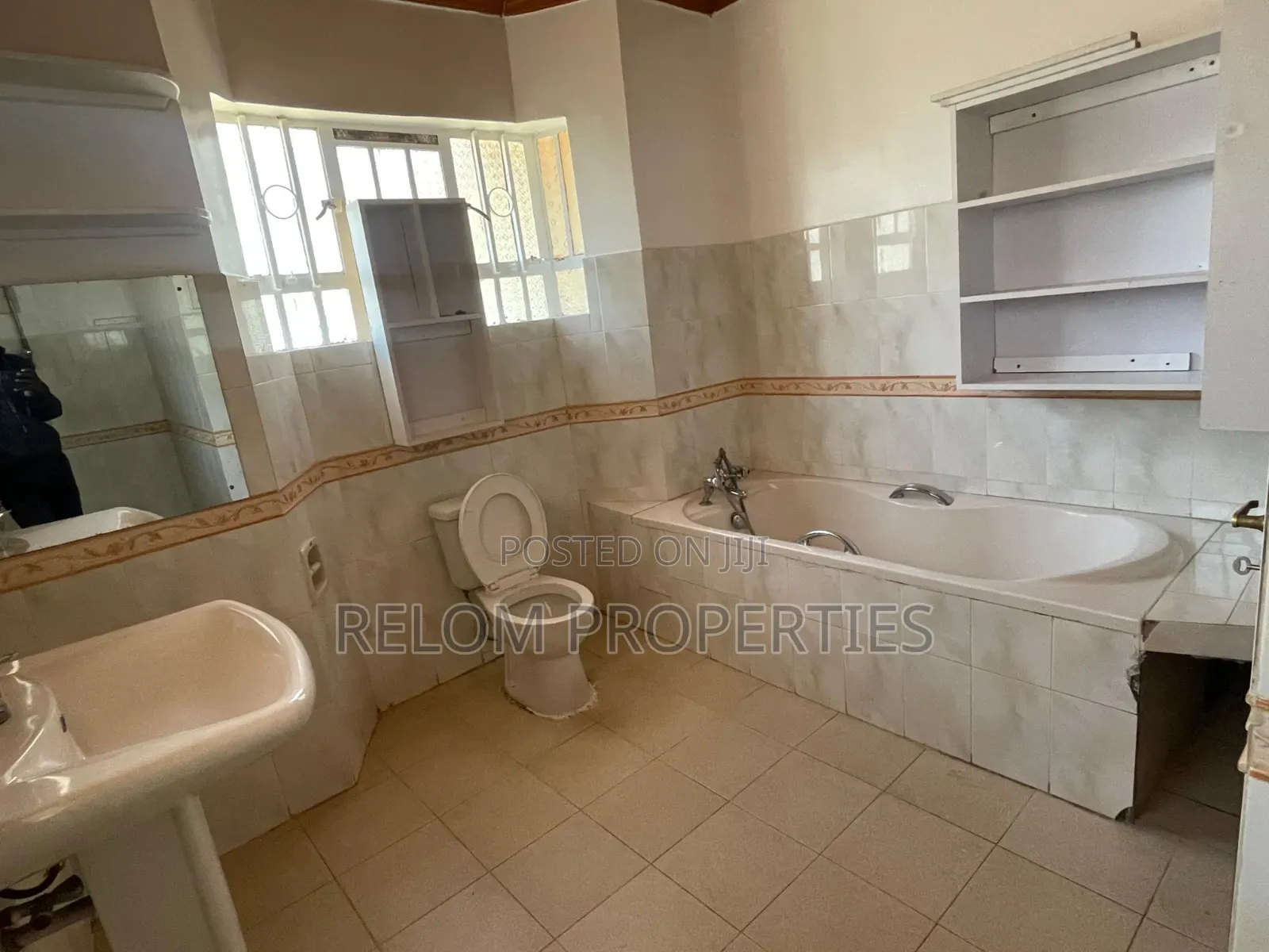6bdrm Villa in Karen for rent