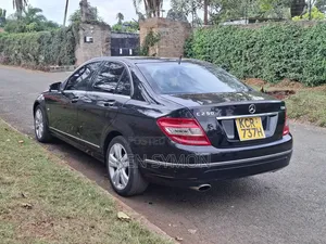 Mercedes-Benz C250 2011 Black