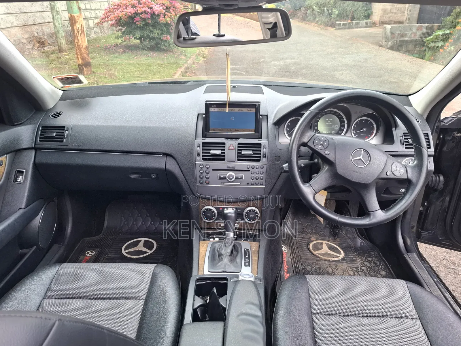 Mercedes-Benz C250 2011 Black