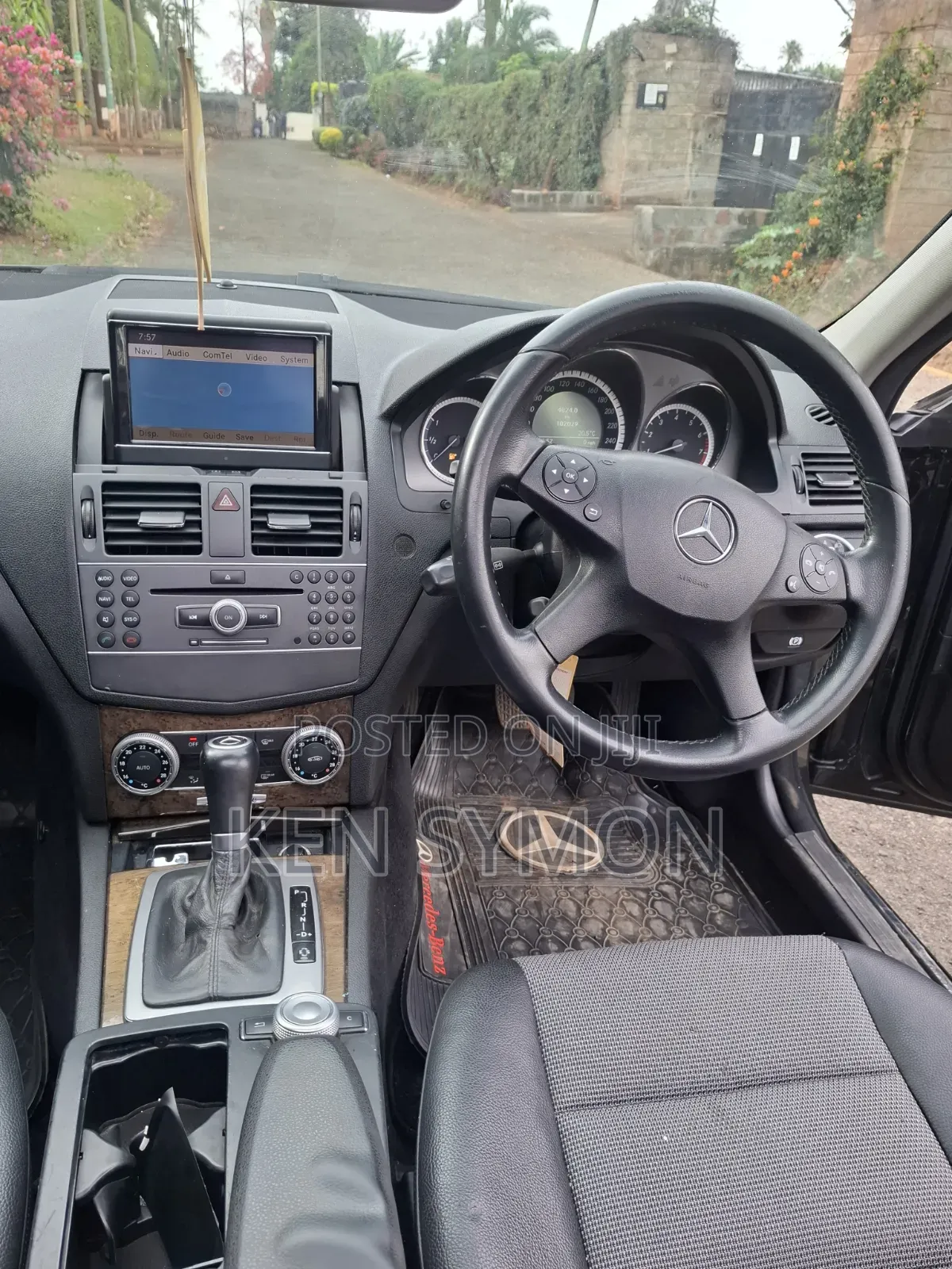 Mercedes-Benz C250 2011 Black