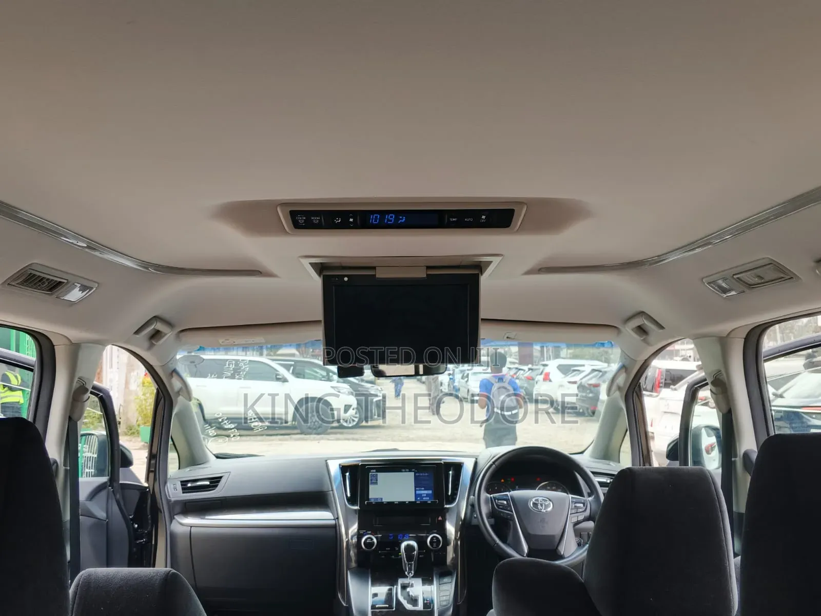 Spacious 7 Seater Car Hire Vans