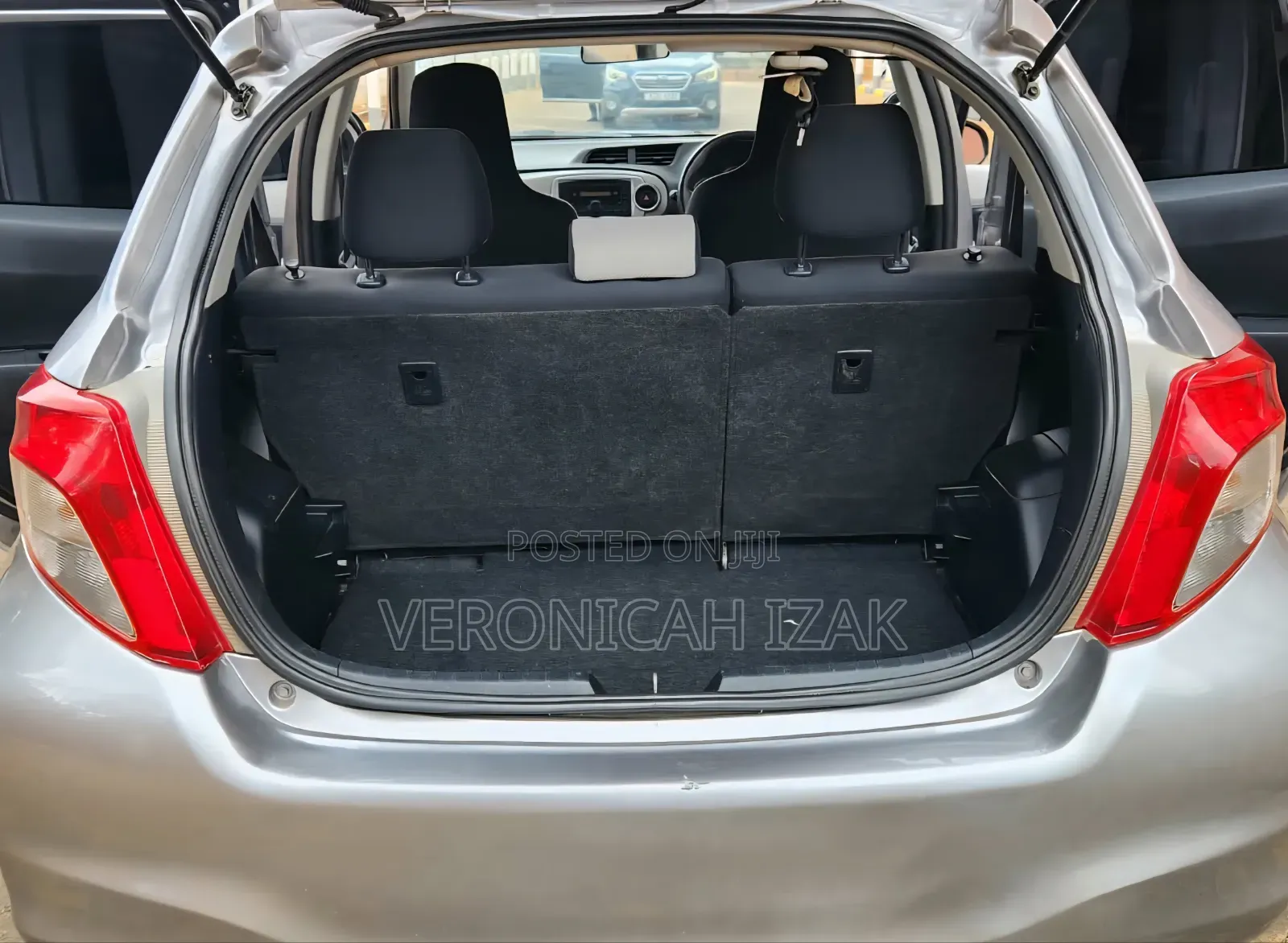 Toyota Vitz 2013 Silver