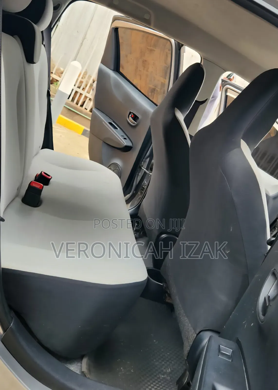 Toyota Vitz 2013 Silver