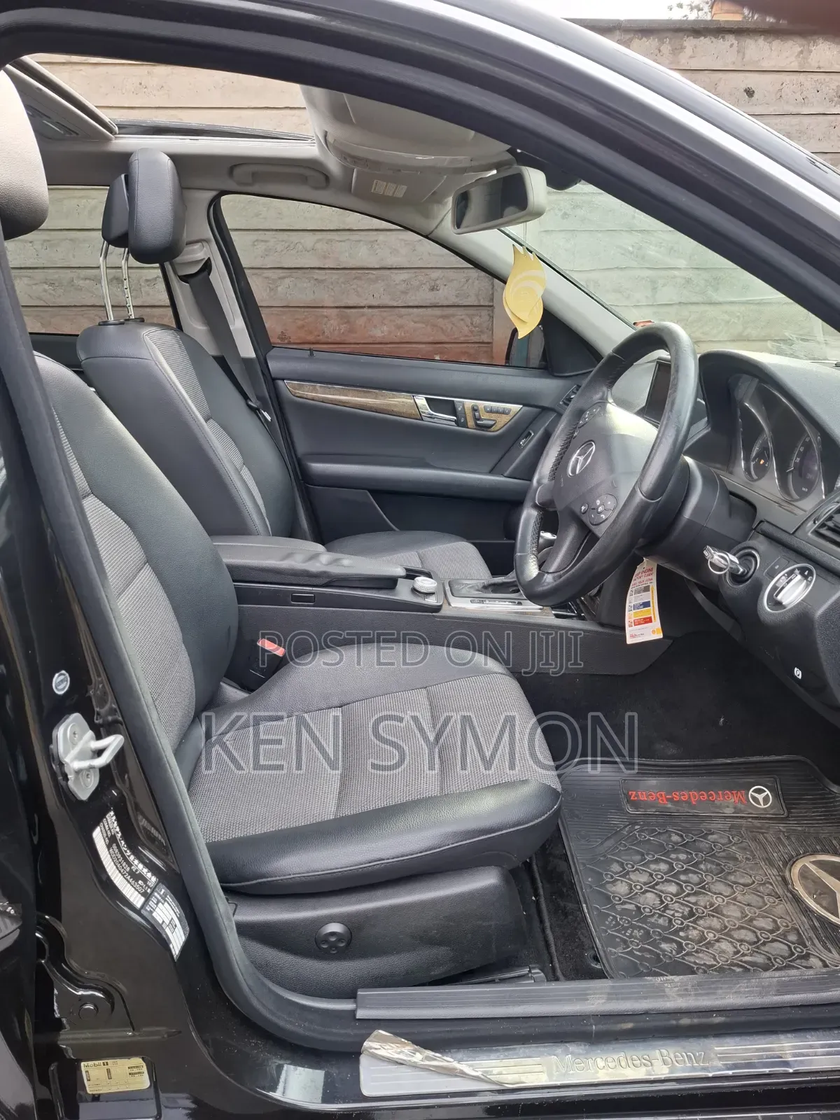 Mercedes-Benz C250 2011 Black