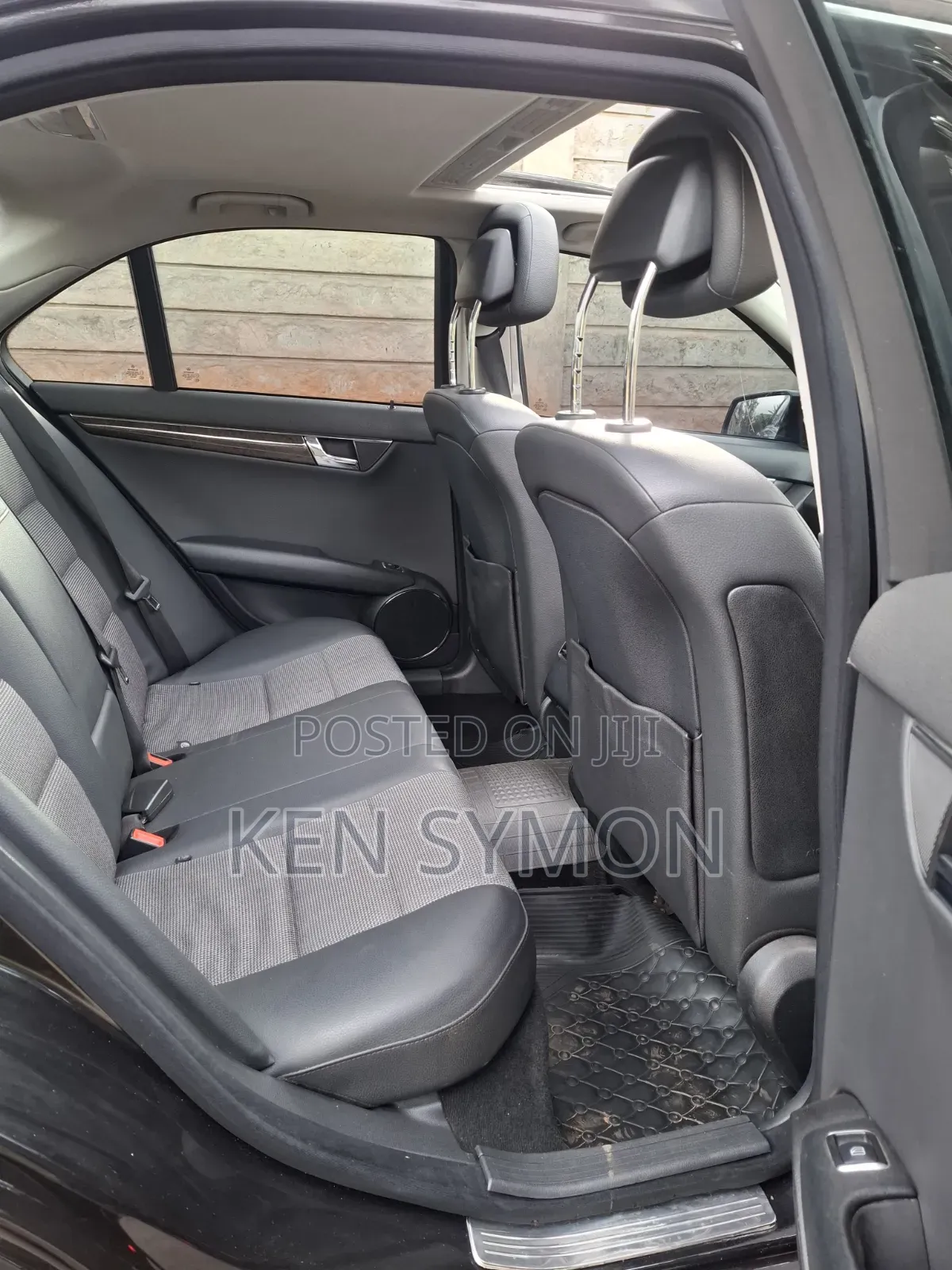 Mercedes-Benz C250 2011 Black