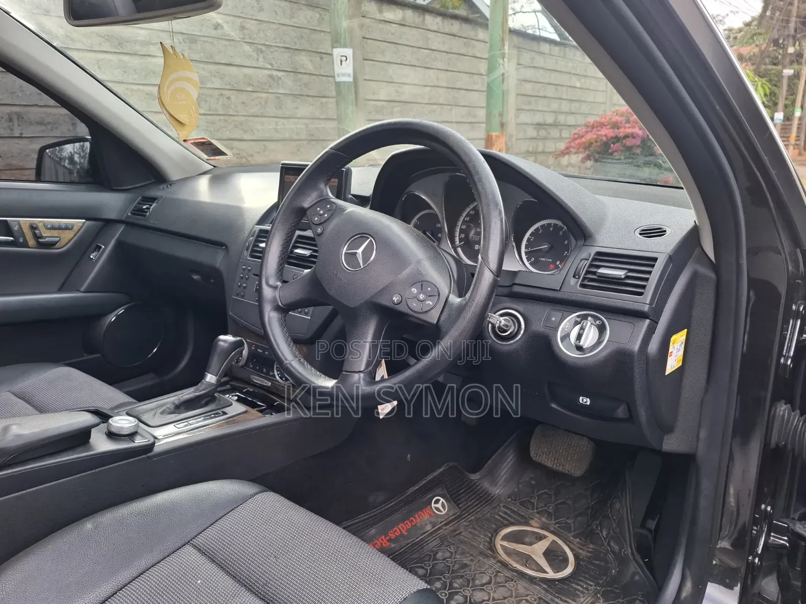 Mercedes-Benz C250 2011 Black